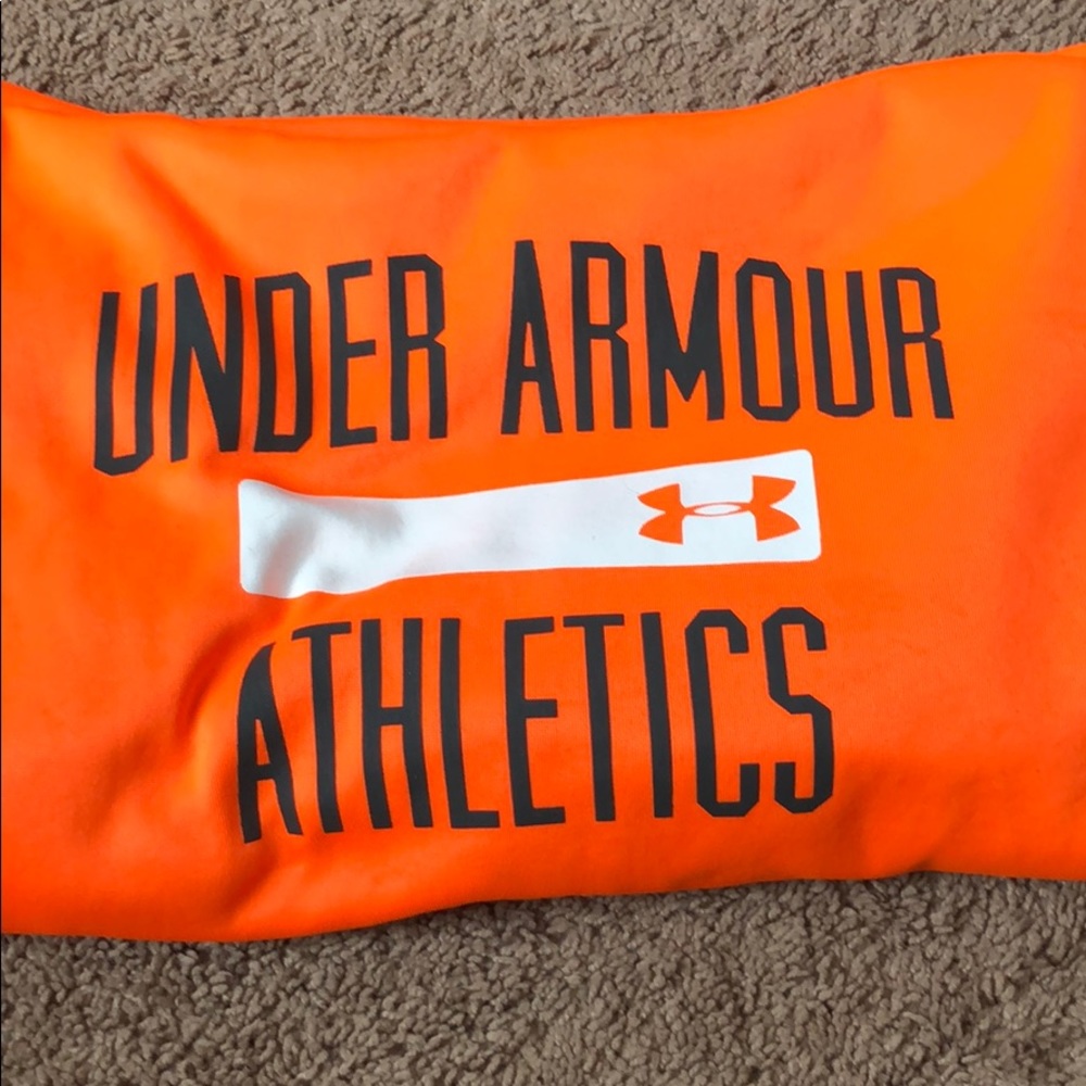 Under armour sweatshirt